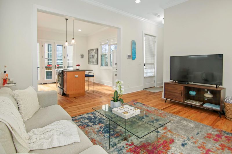 8 Corinne St, Charleston, SC 29403