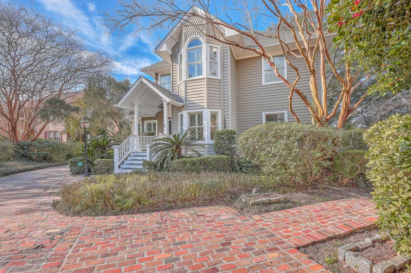 709 Lake Frances Dr, Charleston, SC 29412