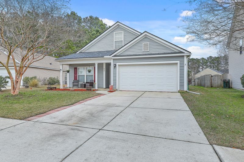 231 Maypop Dr, Goose Creek, SC 29445