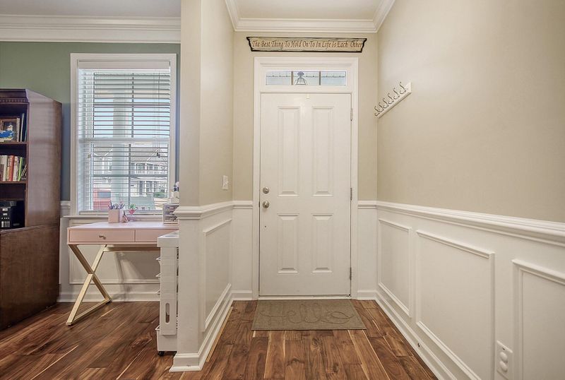 389 Whispering Breeze Ln, Summerville, SC 29486