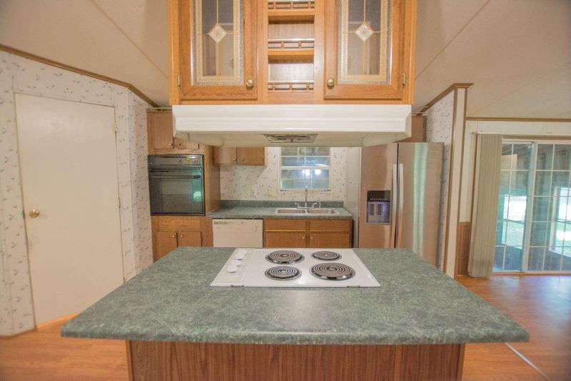 590 Givhans Rd, Ridgeville, SC 29472