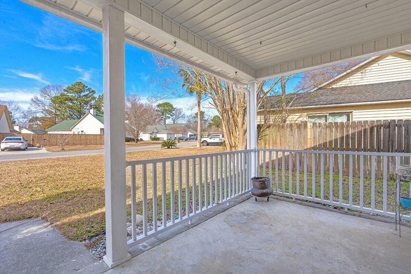 8532 Roanoke Dr, North Charleston, SC 29406