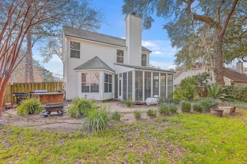 2106 Country Manor Dr, Mount Pleasant, SC 29466
