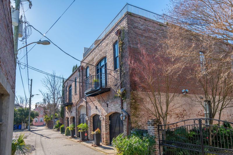 5 Motley Ln, Charleston, SC 29401