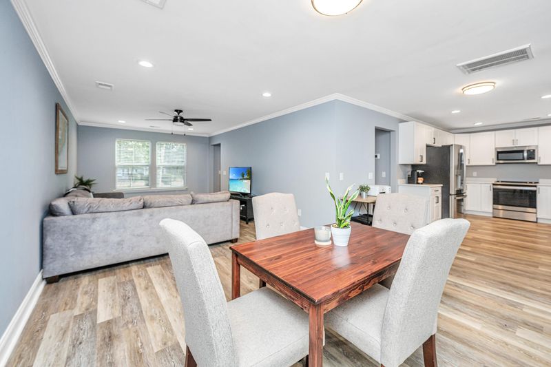 5731 Chaplins Landing Rd, Hollywood, SC 29449