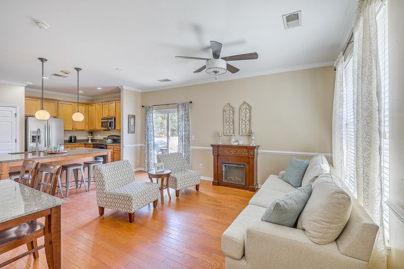 203 Hemingway Cir, Summerville, SC 29483