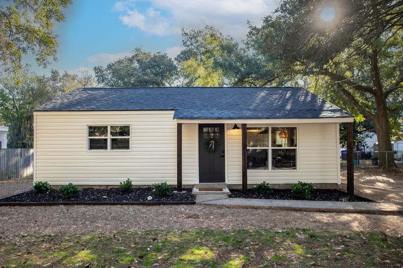 2331 Coral Bell Dr, North Charleston, SC 29405