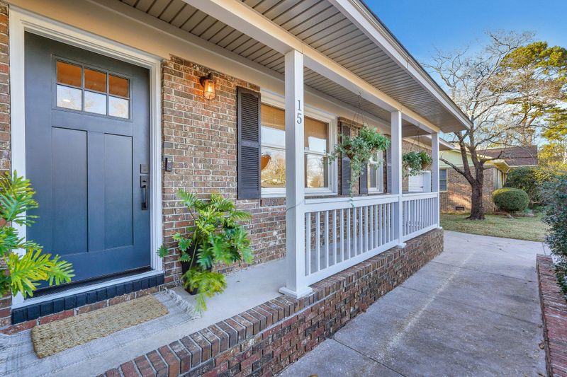 15 Rice Dr, Charleston, SC 29407