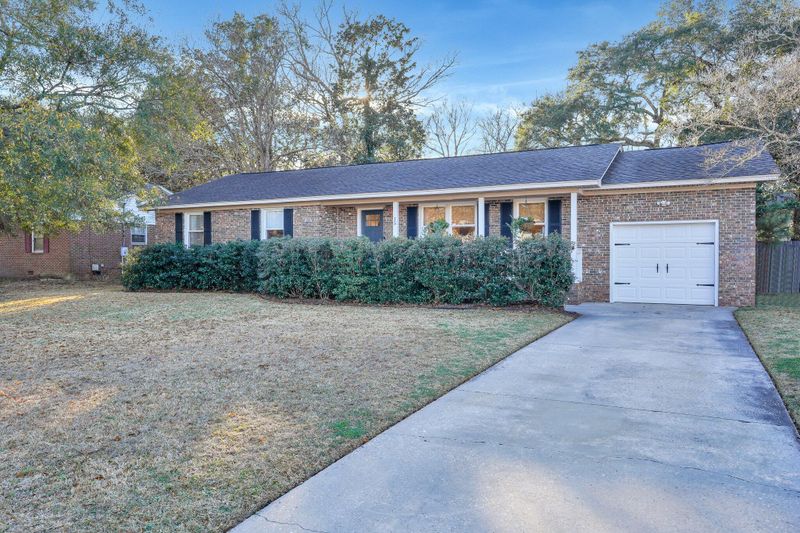 15 Rice Dr, Charleston, SC 29407