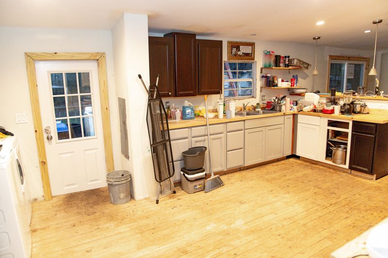 496 Pond Rd, Goose Creek, SC 29445