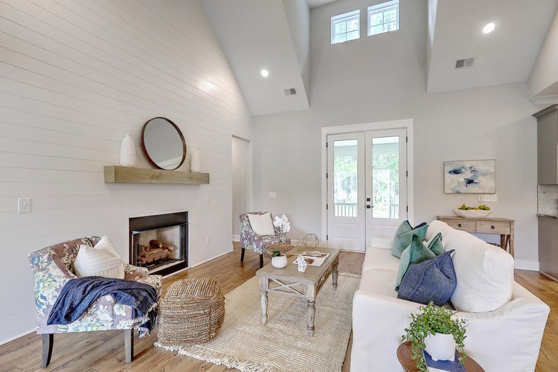 118 Mitch Ln, Holly Hill, SC 29059