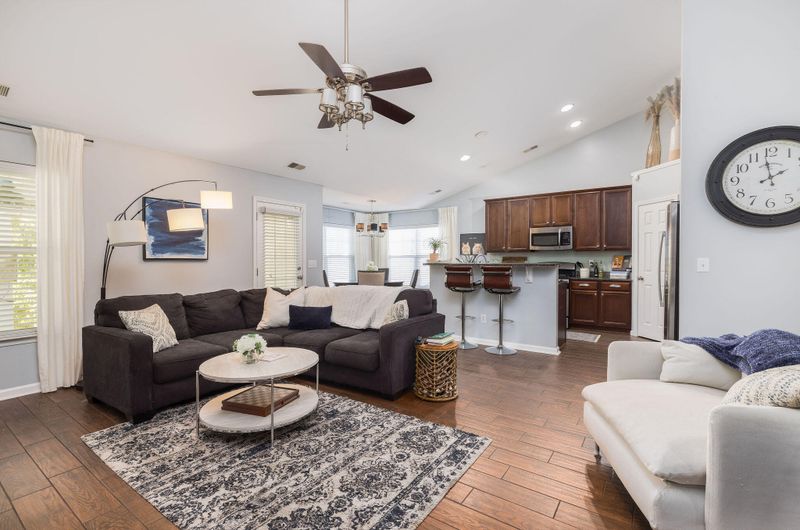 8229 Little Sydneys Way, North Charleston, SC 29406