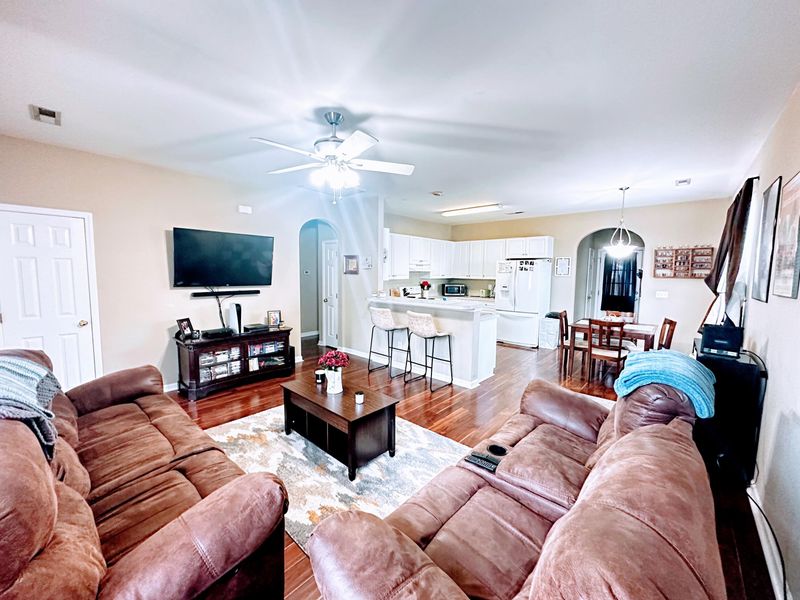 232 Killarney Trl, Moncks Corner, SC 29461
