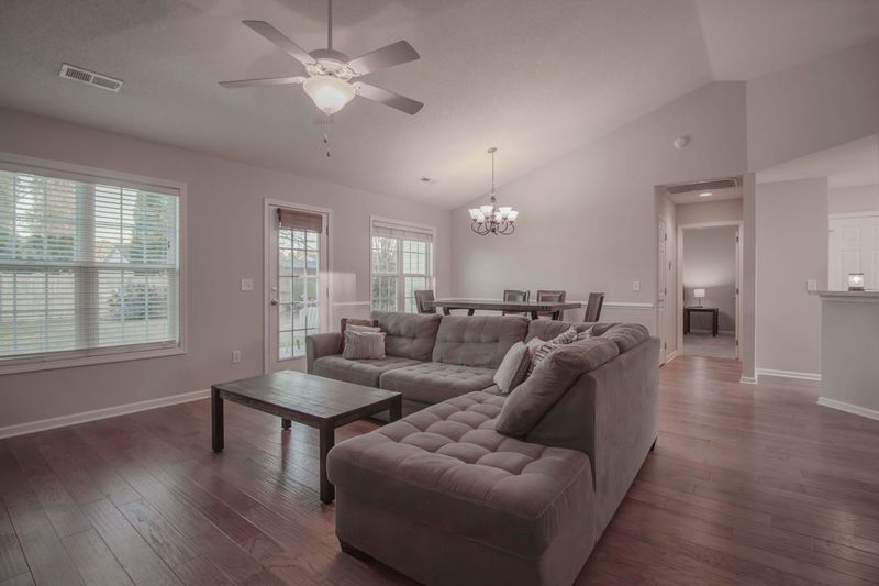 132 Pointer Dr, Goose Creek, SC 29445