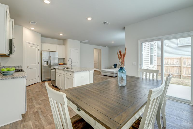 125 Sunray Ln, Summerville, SC 29486