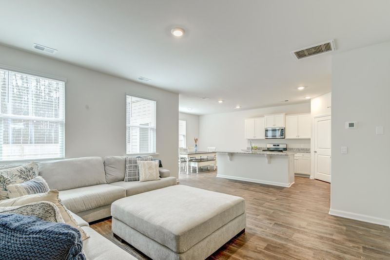 125 Sunray Ln, Summerville, SC 29486
