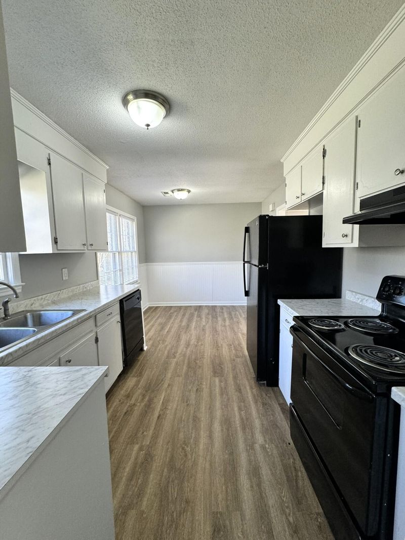 116 Pine Grove Dr, North Charleston, SC 29420