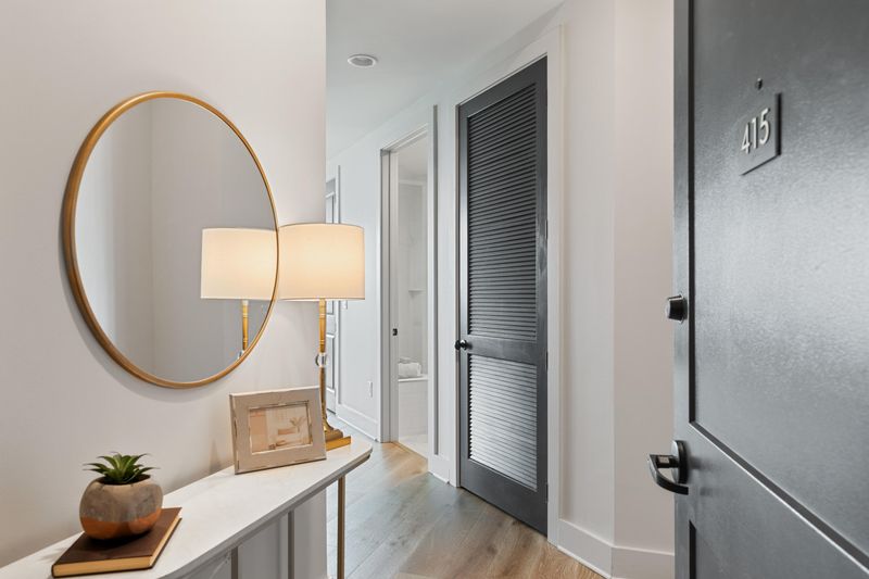 5 Gadsdenboro St #415, Charleston, SC 29401