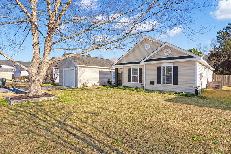 601 Savannah River Dr, Summerville, SC 29485