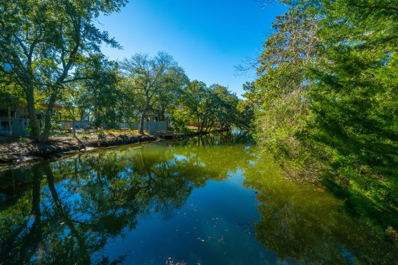 607 Schooner Rd, Charleston, SC 29412
