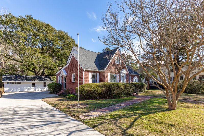 366 Woodland Shores Rd, Charleston, SC 29412
