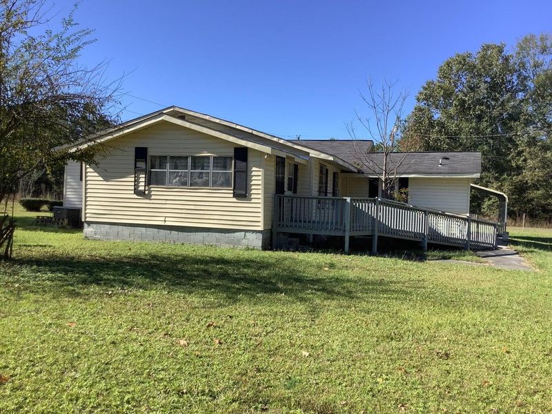 1293 Pineville Cir, Pineville, SC 29468