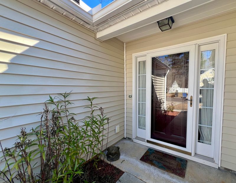 4825 Oak Leaf Rd, Summerville, SC 29485