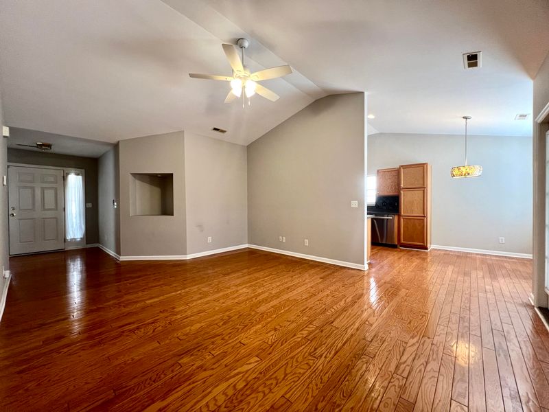 4825 Oak Leaf Rd, Summerville, SC 29485