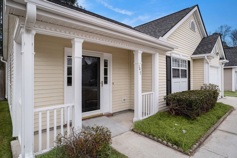147 Stonehurst Dr, Goose Creek, SC 29445