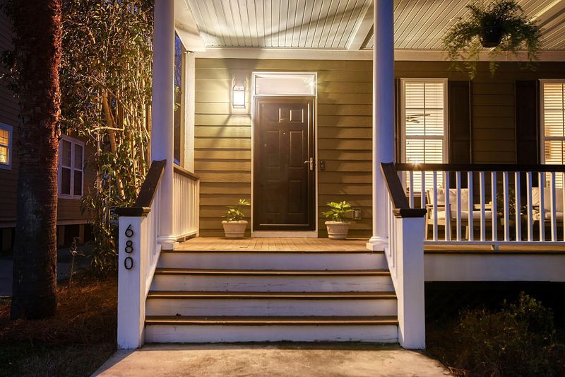 680 Fair Spring Dr, Charleston, SC 29414