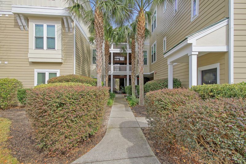 2033 Egret Crest Ln, Charleston, SC 29414