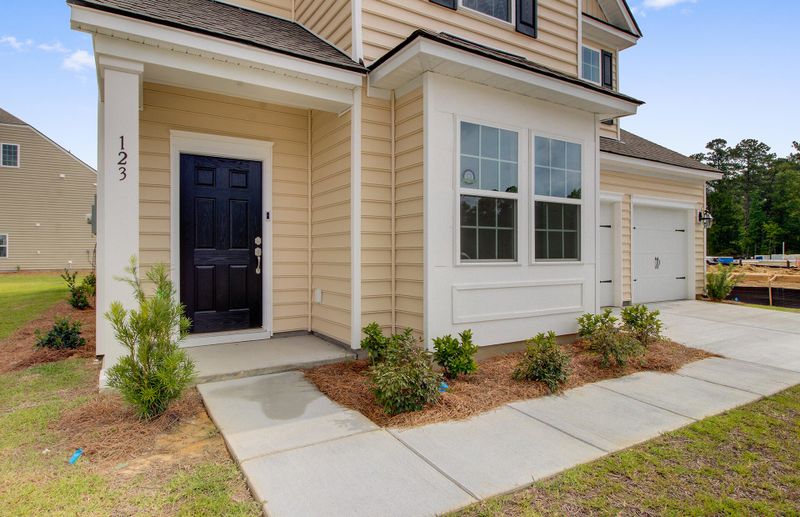 200 Lake Minsi Dr, Summerville, SC 29486