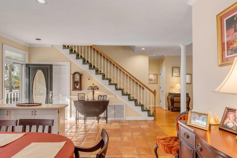 1902 Houghton Dr, Charleston, SC 29412
