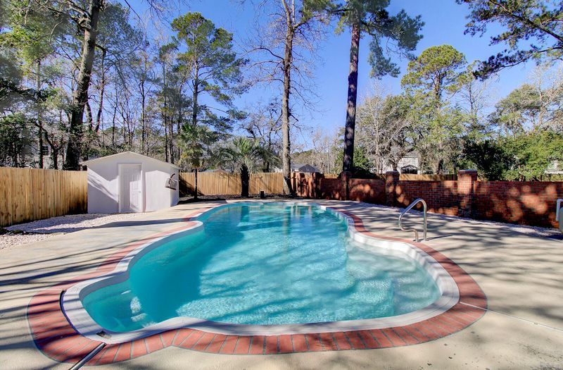 1907 Houghton Dr, Charleston, SC 29412