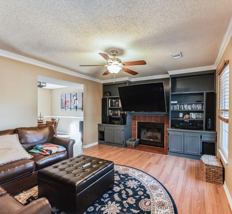 2040 Wild Flower Ln, Charleston, SC 29414