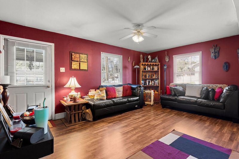 5604 Saxon St, North Charleston, SC 29406