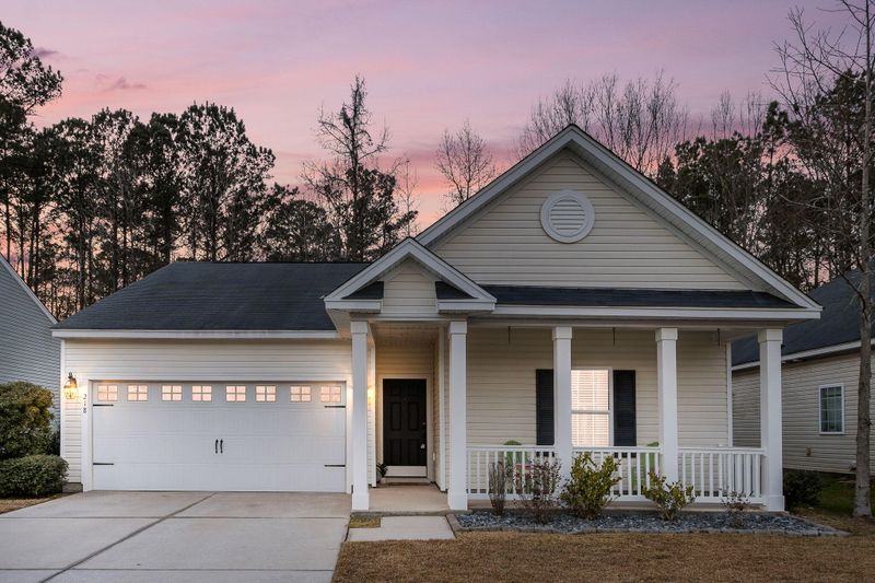 218 Maywood Dr, Moncks Corner, SC 29461