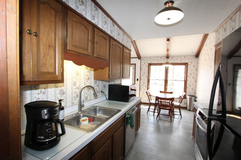105 Greensboro Ln, Ladson, SC 29456