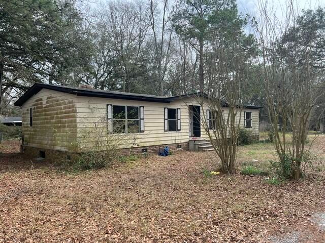 630 Boone Hill Rd, Summerville, SC 29483
