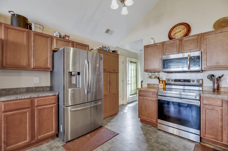 2020 Culloden Dr, Summerville, SC 29483