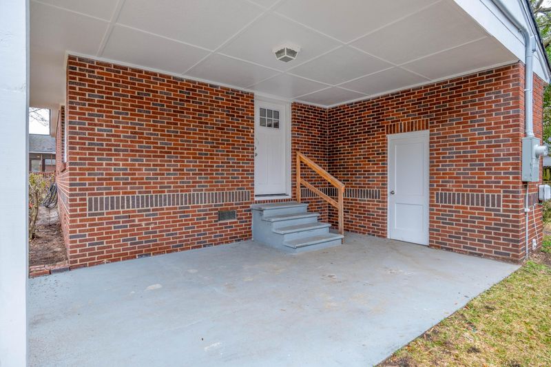 2710 Busch Ave, North Charleston, SC 29405