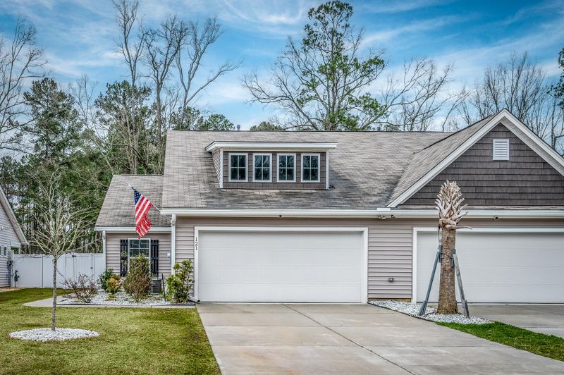 121 Bright Meadow Rd, Summerville, SC 29483