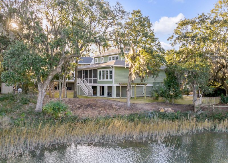 104 5th Ave, Mount Pleasant, SC 29464
