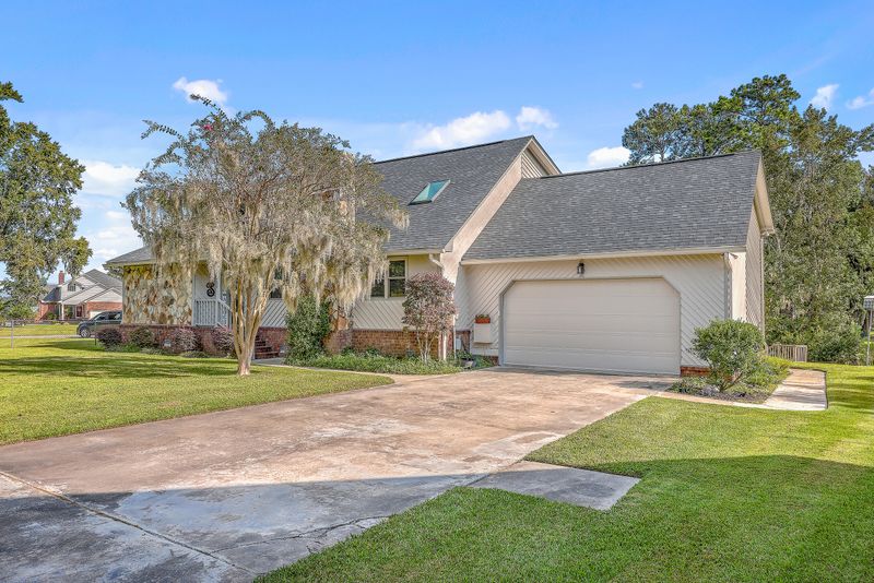 1913 Rock Fish Rd, Moncks Corner, SC 29461