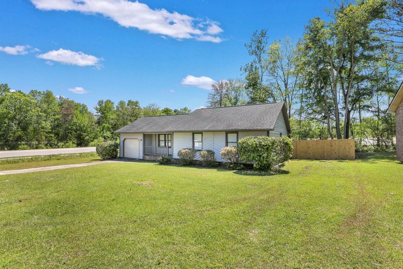 1 Kenilworth Rd, Goose Creek, SC 29445