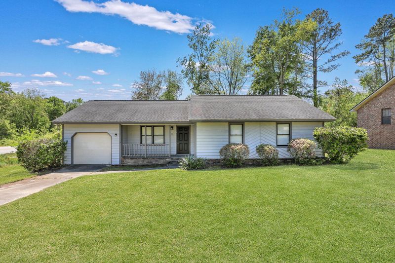 1 Kenilworth Rd, Goose Creek, SC 29445