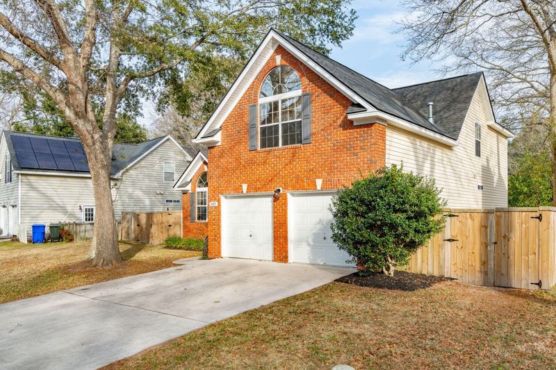 632 Majestic Oaks Dr, Charleston, SC 29412