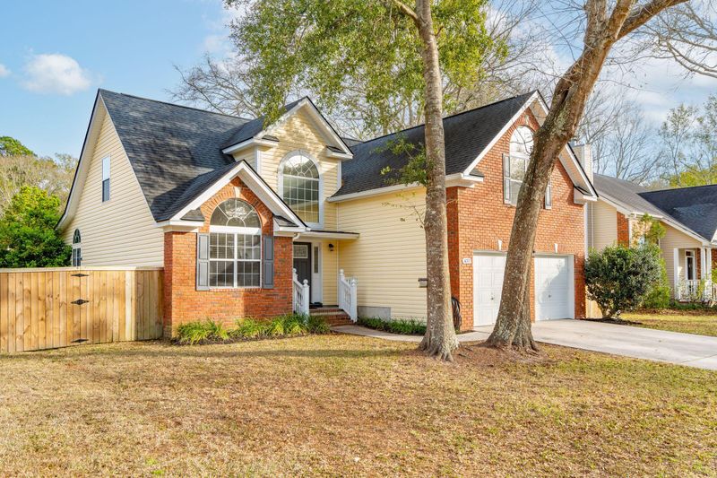 632 Majestic Oaks Dr, Charleston, SC 29412