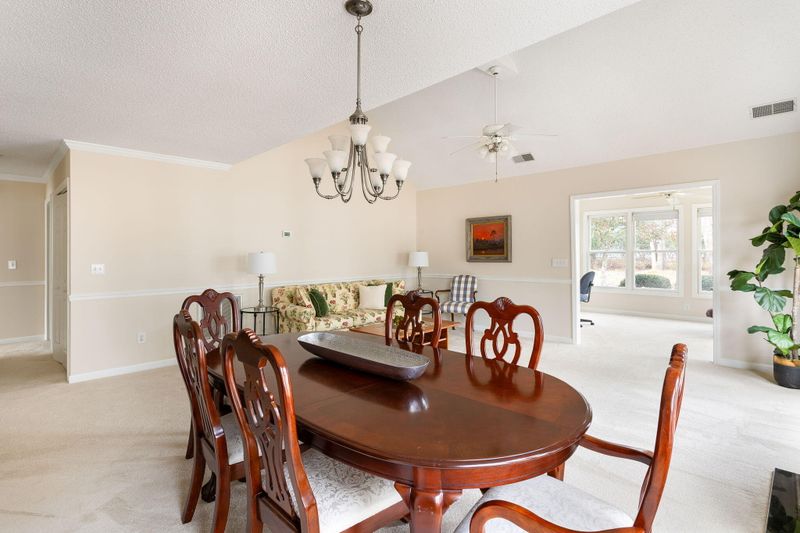 9068 Delancey Cir, North Charleston, SC 29406