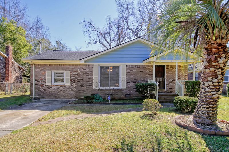 6 Pratt St, Charleston, SC 29407